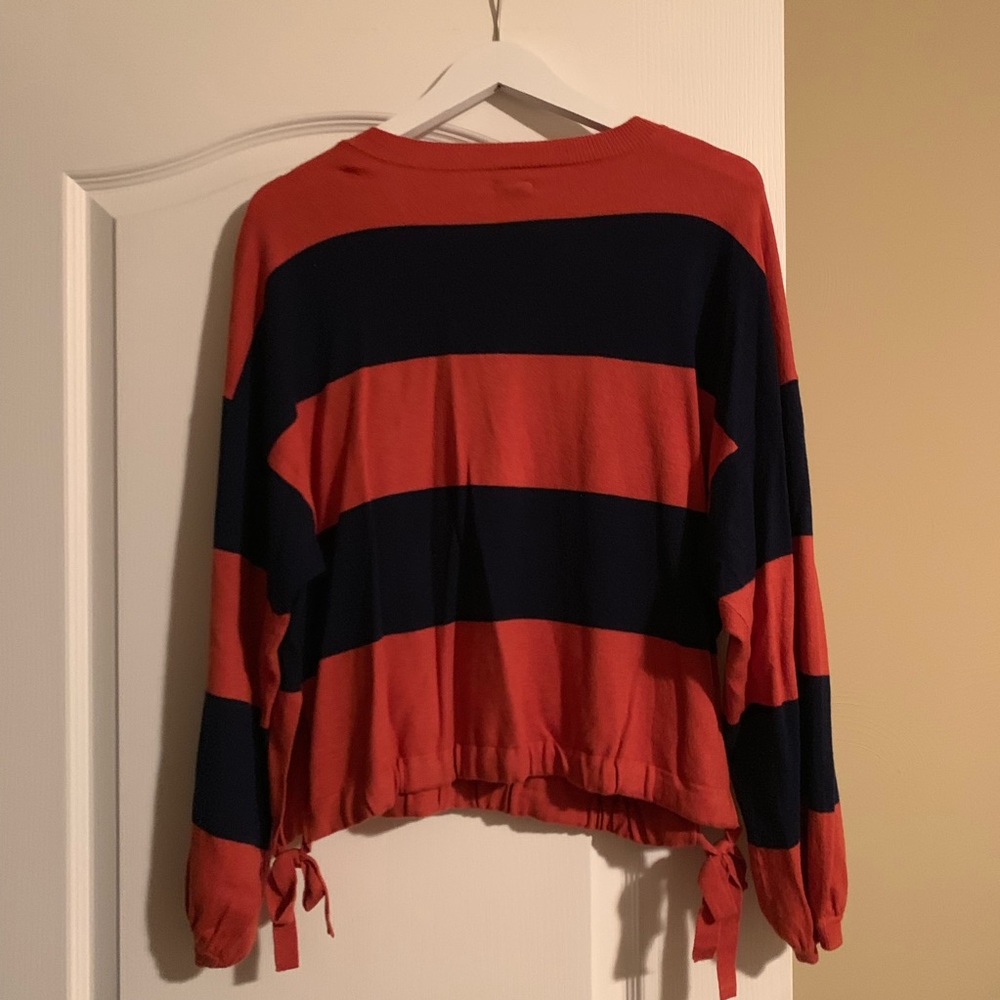 sweater - Picture 3 of 3